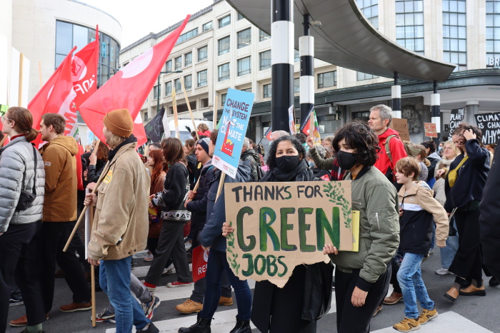 COP 26 – Manif Climat à Bruxelles : « Il n’est jamais trop tard pour éviter le pire… » (Partenariat POUR)